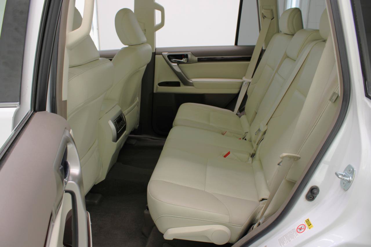 Used 2016 Lexus GX 460 w/ Premium Package AWD/4WD image 38