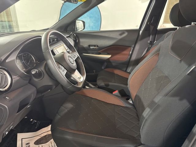Used 2018 Nissan Kicks SR FWD image 18