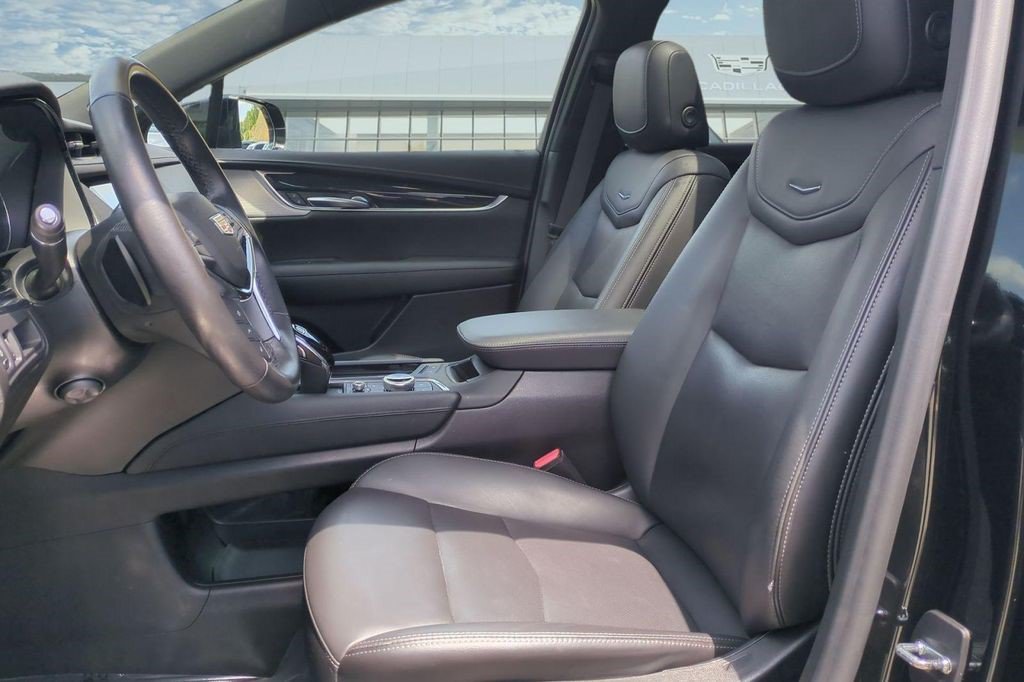 Certified 2023 Cadillac XT5 Premium Luxury FWD image 14