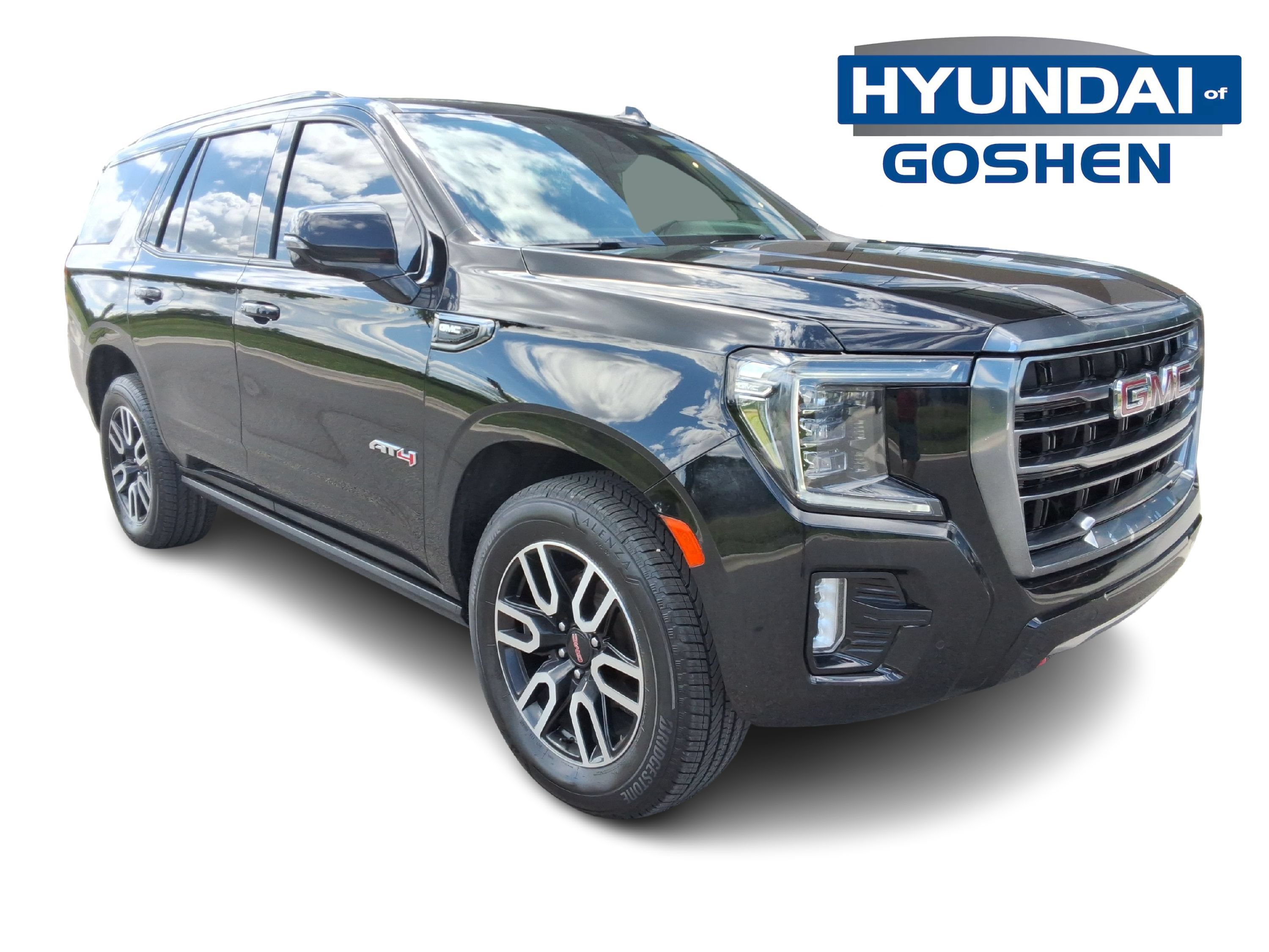 Used 2023 GMC Yukon AT4 w/ AT4 Premium Package AWD/4WD image 3