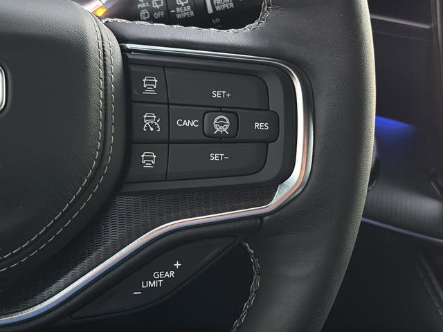 New 2026 Jeep Grand Wagoneer Summit w/ Rear Seat Video Group I image 28