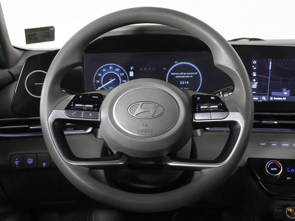 Used 2024 Hyundai Elantra Blue FWD image 31