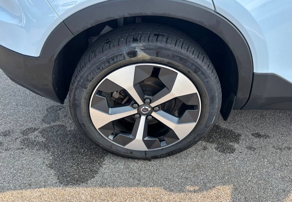 Certified 2026 Volvo XC40 B5 Plus w/ Climate Package AWD/4WD image 34