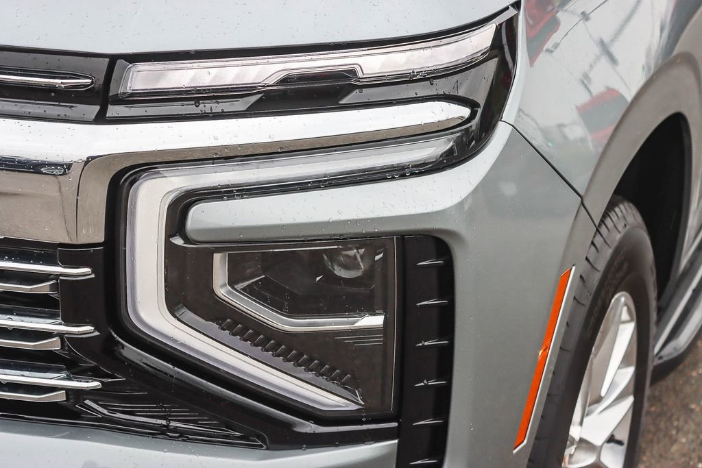 Used 2025 Chevrolet Suburban Premier image 7