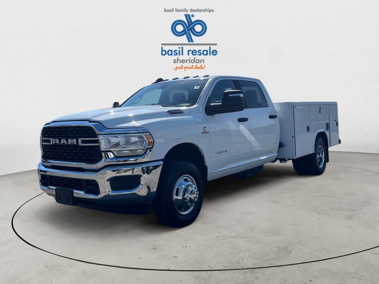 Used 2024 RAM 3500 SLT w/ Quick Order Package 2YG SLT AWD/4WD image 2