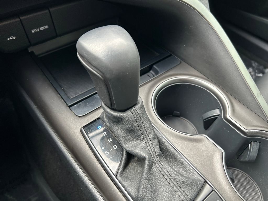 Used 2022 Toyota Camry SE image 16