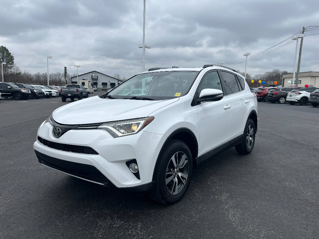 Used 2018 Toyota RAV4 XLE image 3