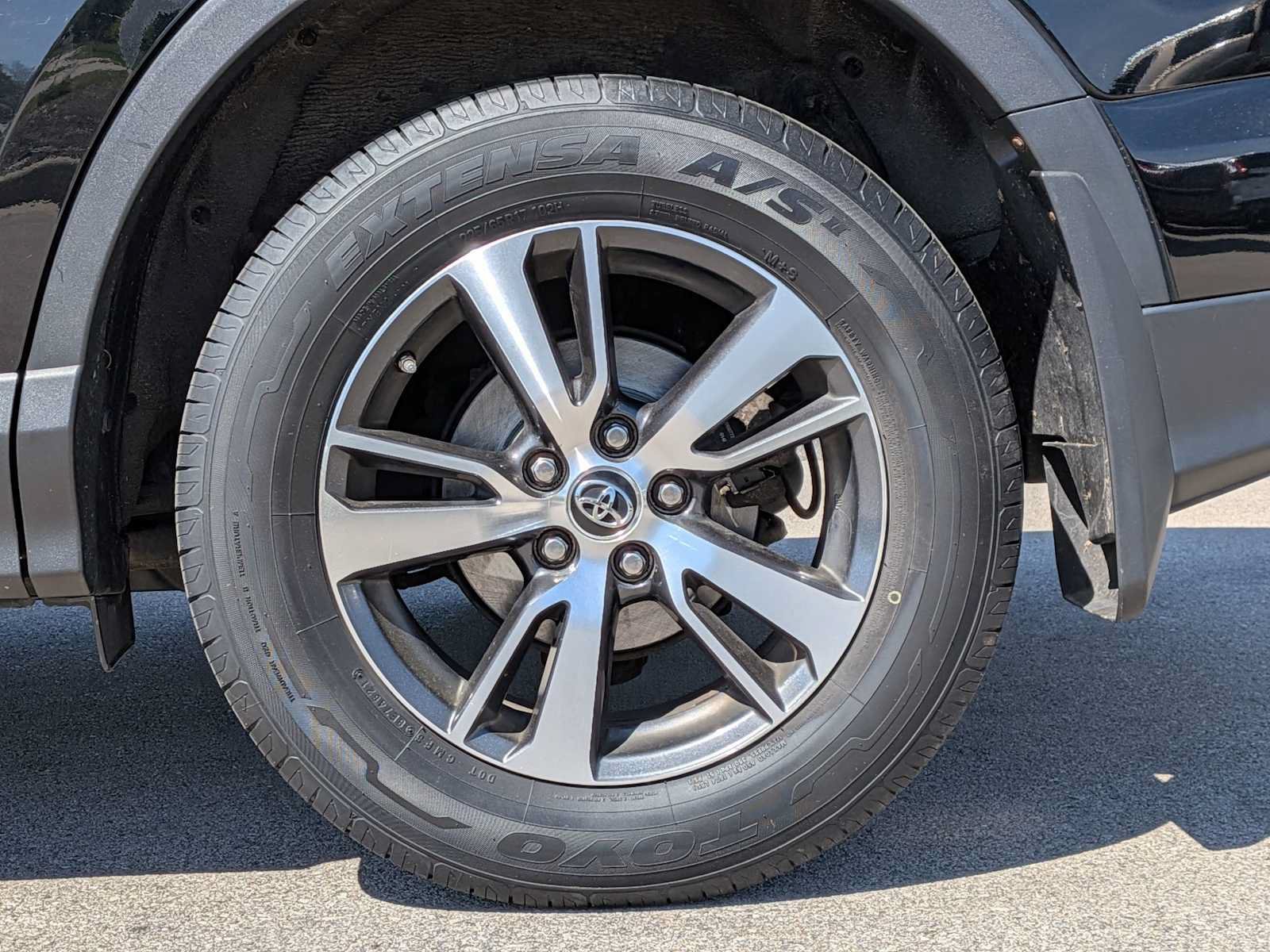 Used 2016 Toyota RAV4 XLE AWD/4WD image 12
