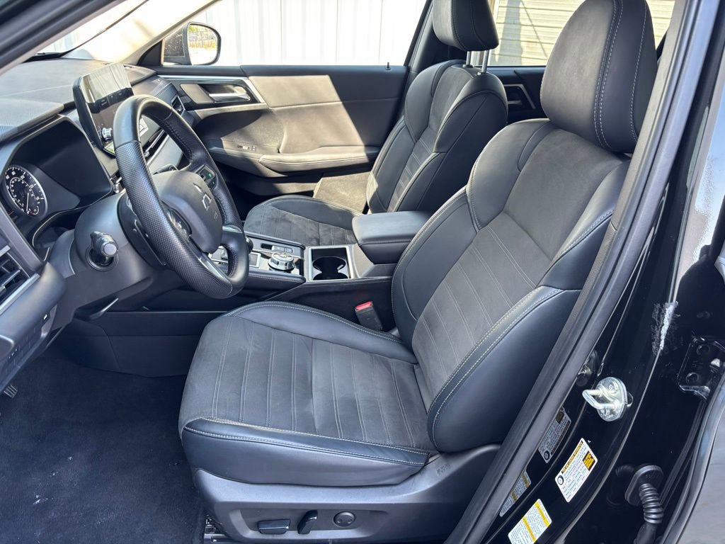 Used 2024 Mitsubishi Outlander SE image 19