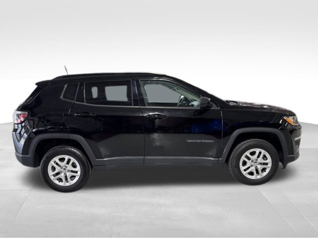 Used 2018 Jeep Compass Sport w/ Tech Group AWD/4WD image 8