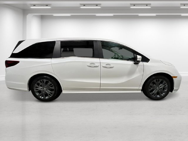New 2027 Honda Odyssey Touring image 2