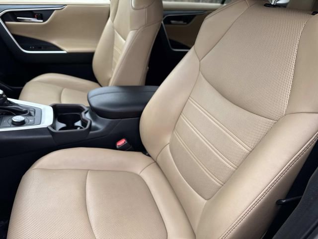 Used 2019 Toyota RAV4 Limited w/ Limited Grade Weather Package AWD/4WD image 20