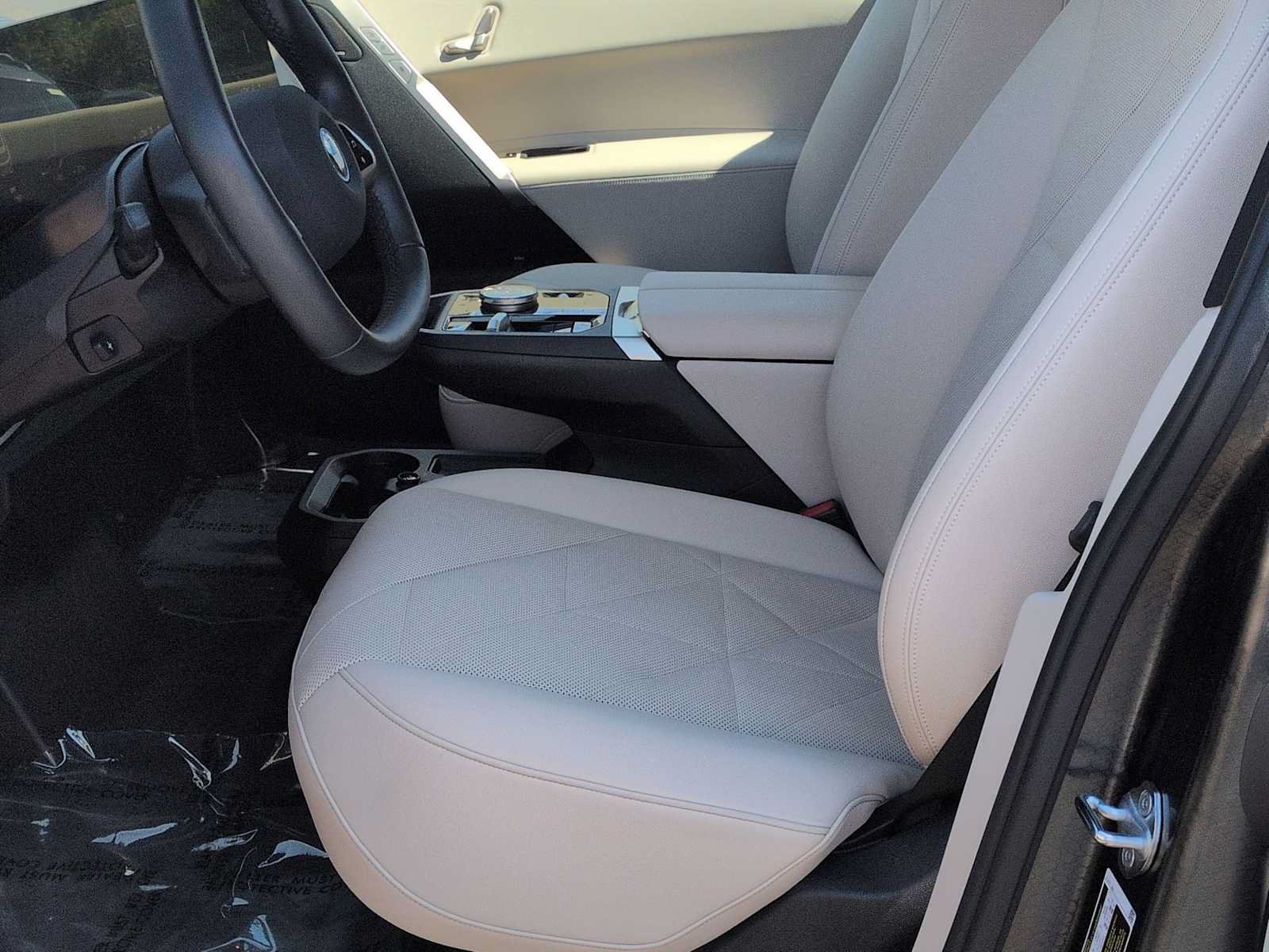 Certified 2024 BMW iX xDrive50 w/ Sport Package AWD/4WD image 16