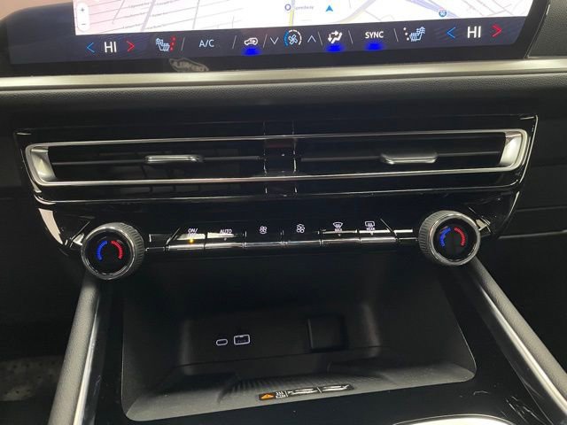 New 2026 Chevrolet Traverse LT w/ Midnight/Sport Edition AWD/4WD image 7