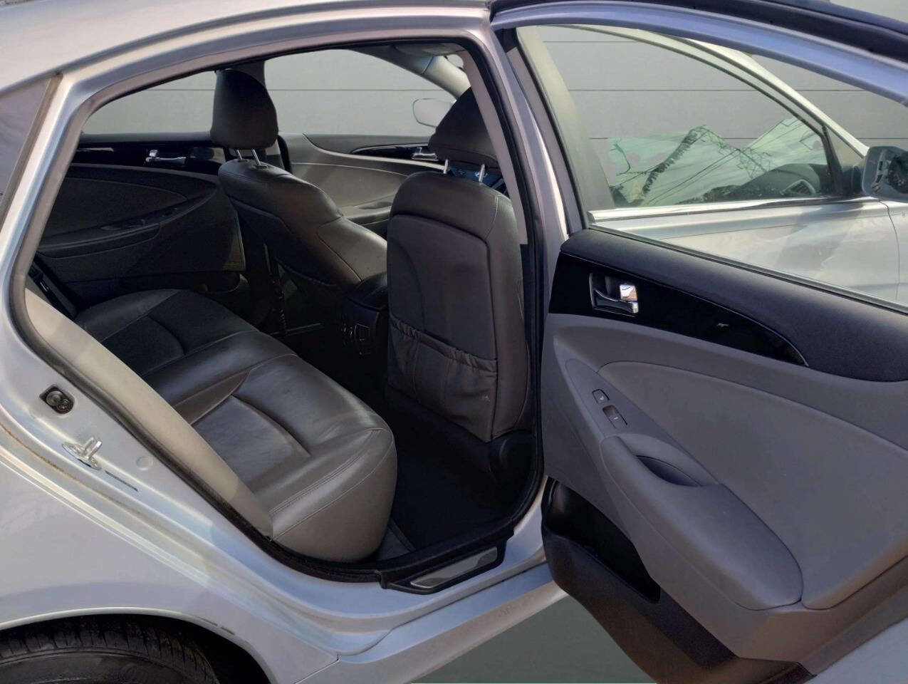 Used 2012 Hyundai Sonata Limited w/ Navigation Pkg image 18