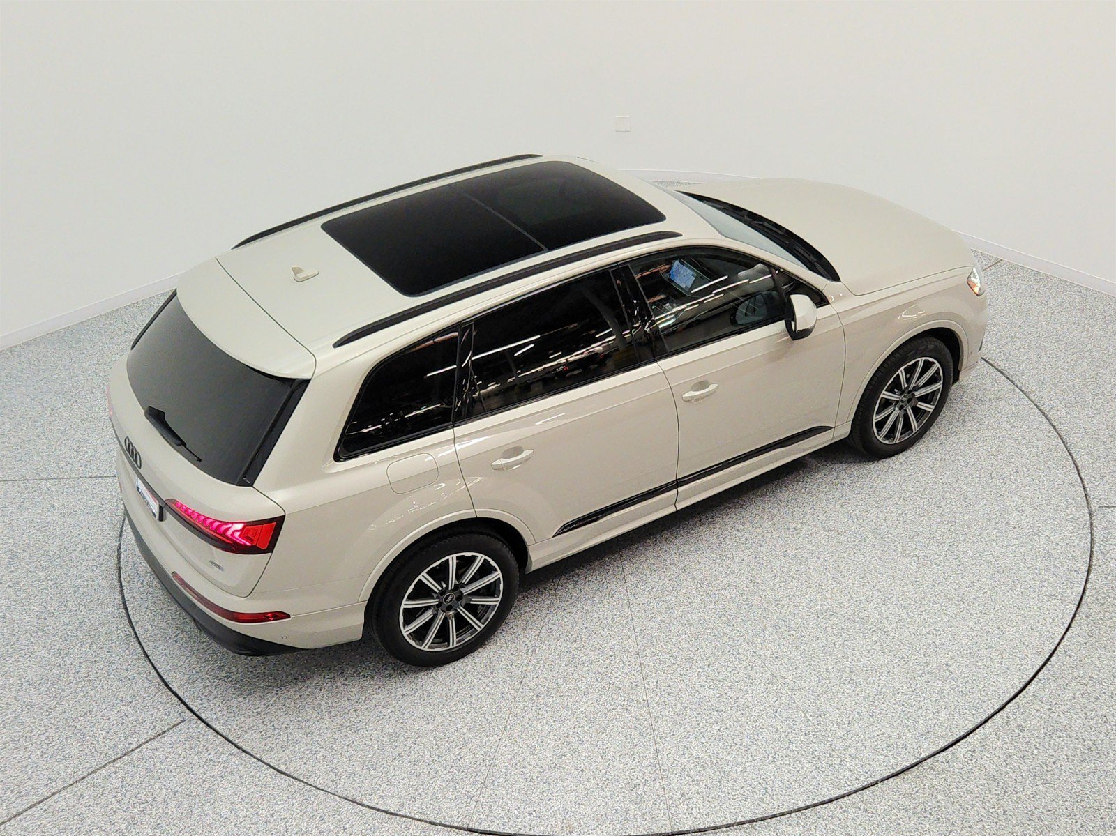 Used 2023 Audi Q7 2.0T Premium Plus w/ Premium Plus Package AWD/4WD image 26