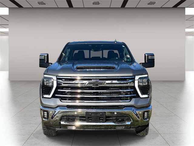 Used 2025 Chevrolet Silverado 2500 LTZ w/ LTZ Convenience Package image 8