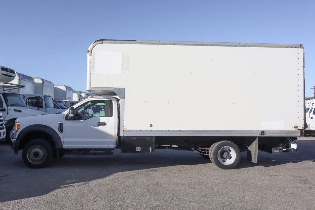 Used 2017 Ford F550 2WD Regular Cab Super Duty image 5