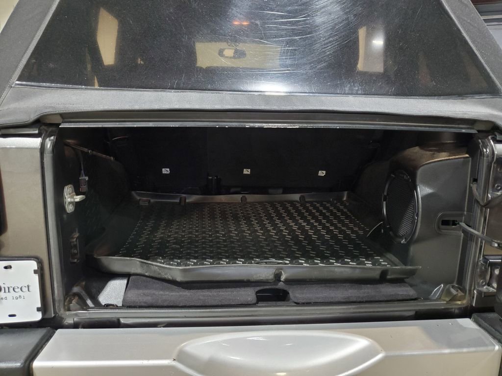Used 2014 Jeep Wrangler Unlimited Sahara w/ Connectivity Group image 43