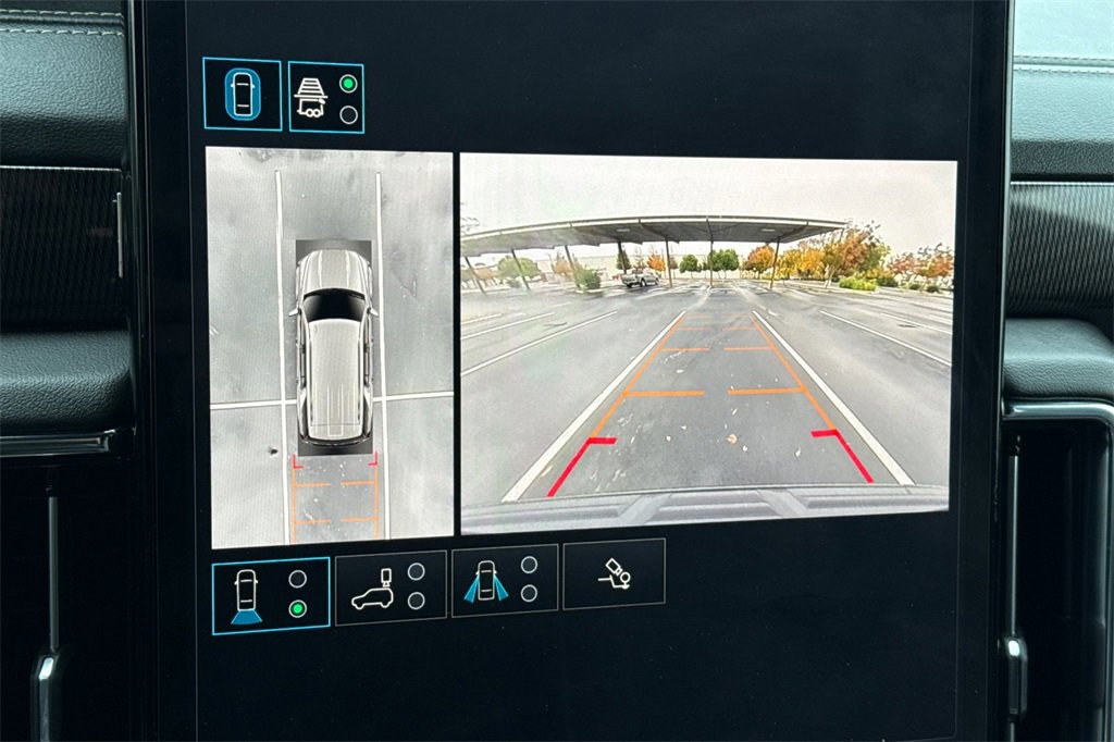 Used 2025 GMC Yukon Elevation image 28