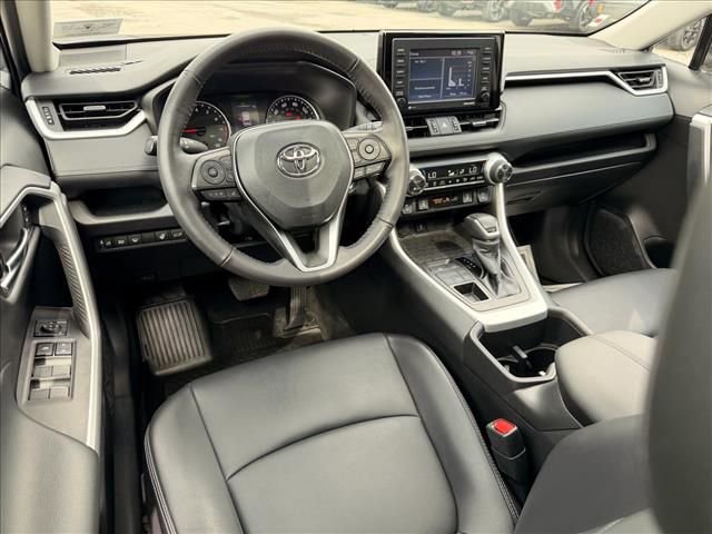 Used 2022 Toyota RAV4 XLE Premium AWD/4WD image 7