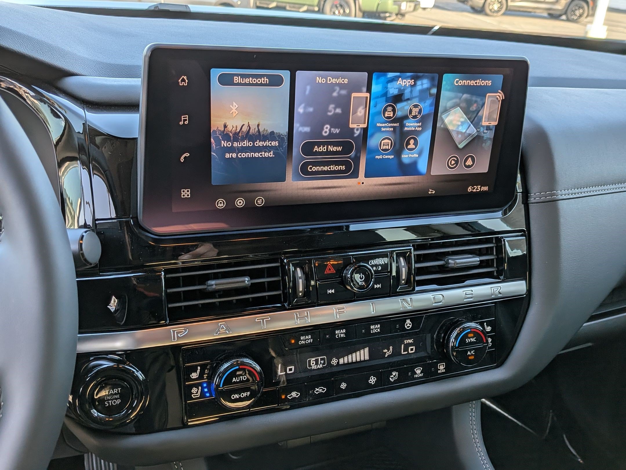 New 2026 Nissan Pathfinder Platinum FWD image 16