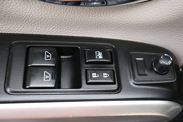 Used 2020 Nissan Titan SV w/ SV Convenience Package AWD/4WD image 14