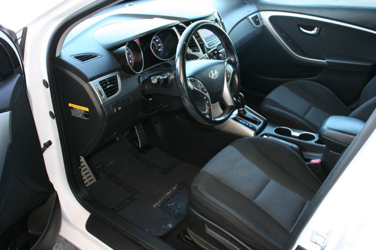 Used 2013 Hyundai Elantra GT w/ Touch & Go Pkg FWD image 13