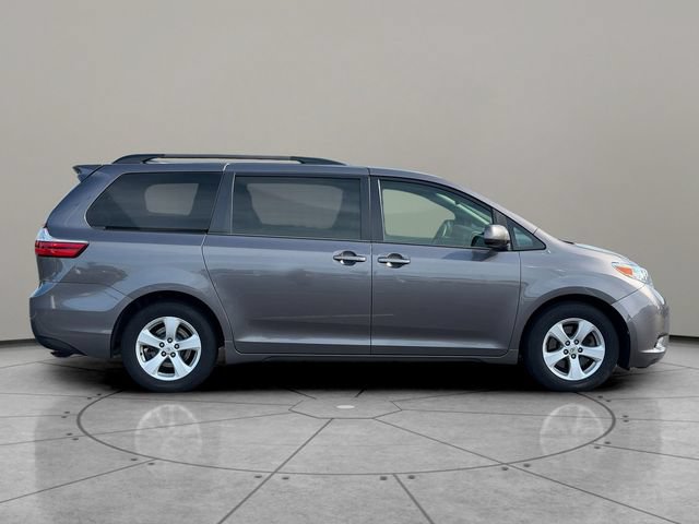 Used 2015 Toyota Sienna LE FWD image 7