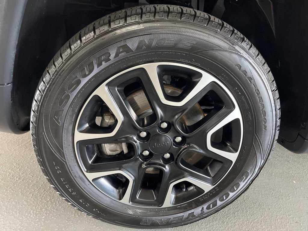 Used 2020 Jeep Compass Trailhawk image 5