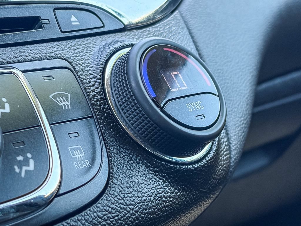 Used 2017 Chevrolet Impala Premier FWD image 32