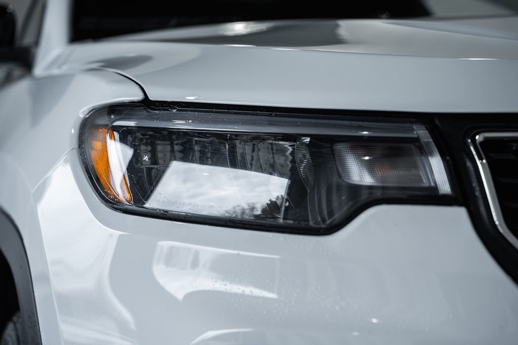 Certified 2025 Jeep Compass Latitude w/ Sun & Sound Group image 17