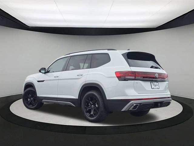 New 2026 Volkswagen Atlas Peak Edition image 5