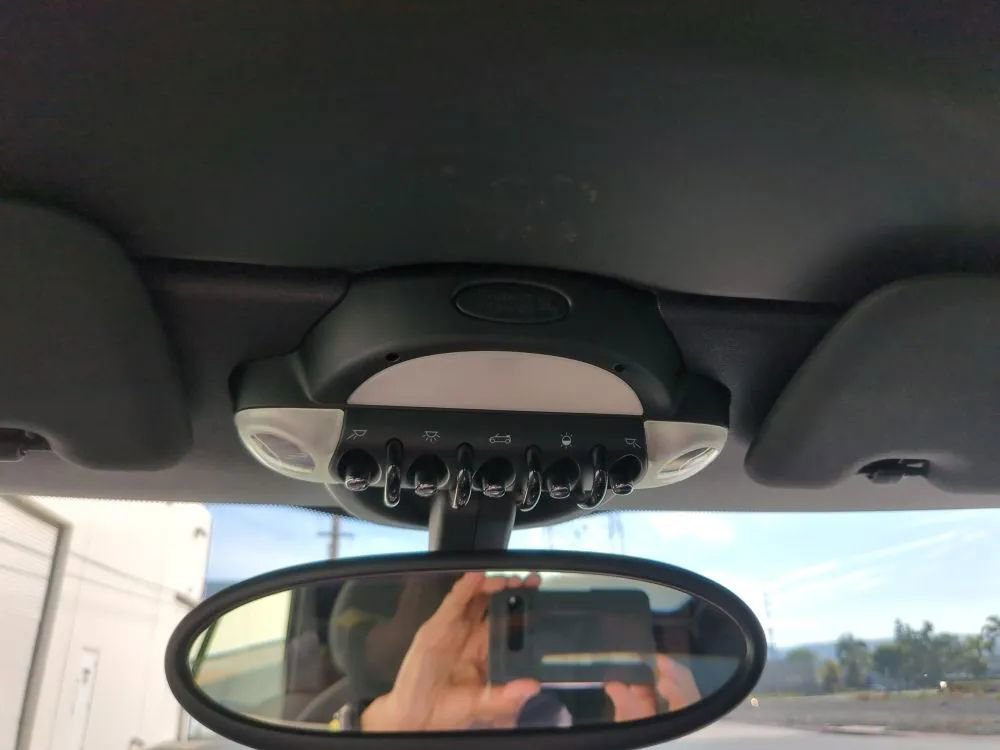 Used 2010 MINI Cooper Convertible image 21