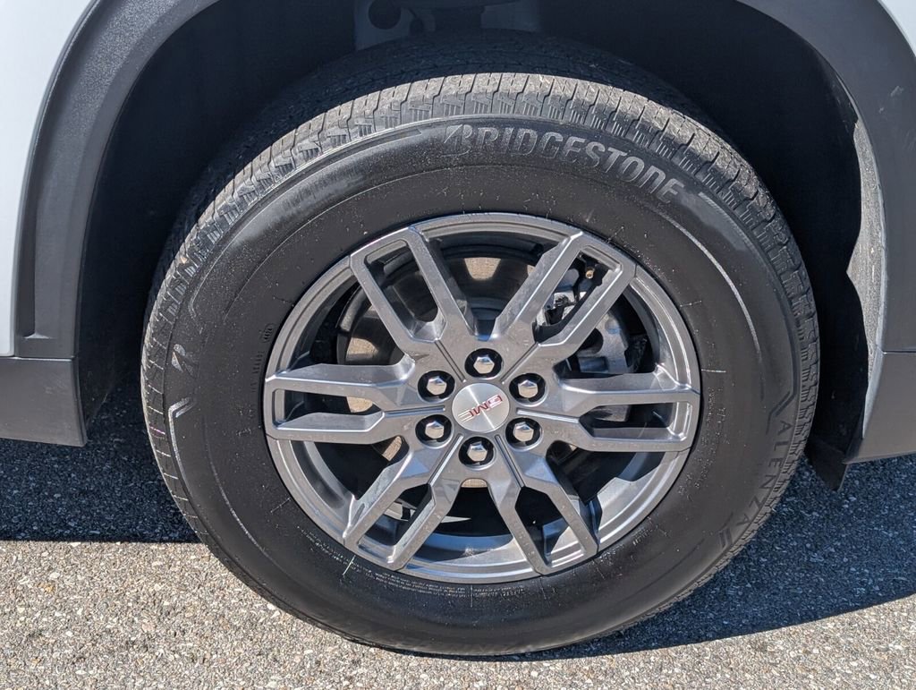 Used 2025 GMC Acadia Elevation image 21