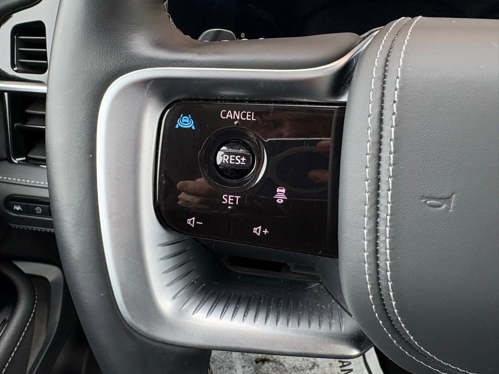 Used 2025 INFINITI QX80 Sensory image 32