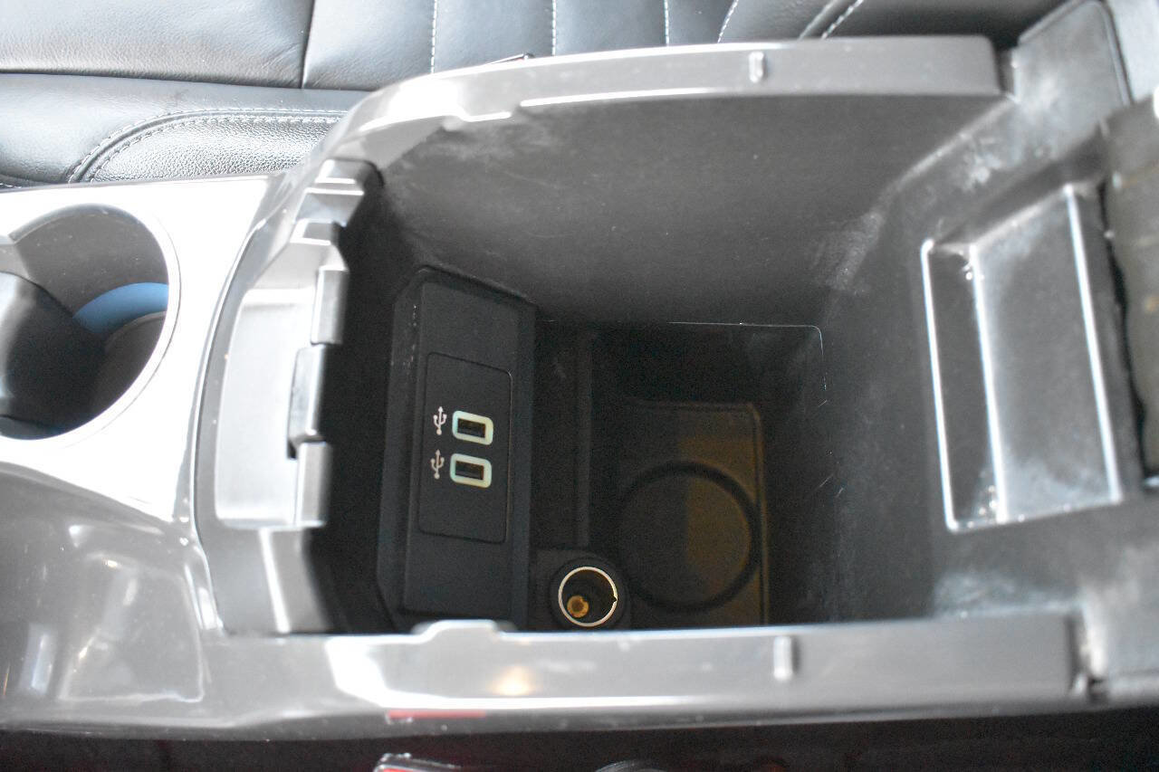 Used 2016 Ford Escape Titanium image 29