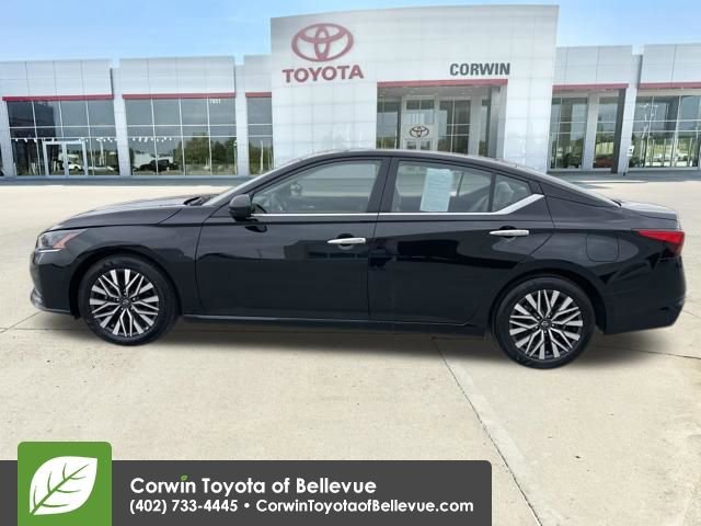 Used 2025 Nissan Altima 2.5 SV image 2