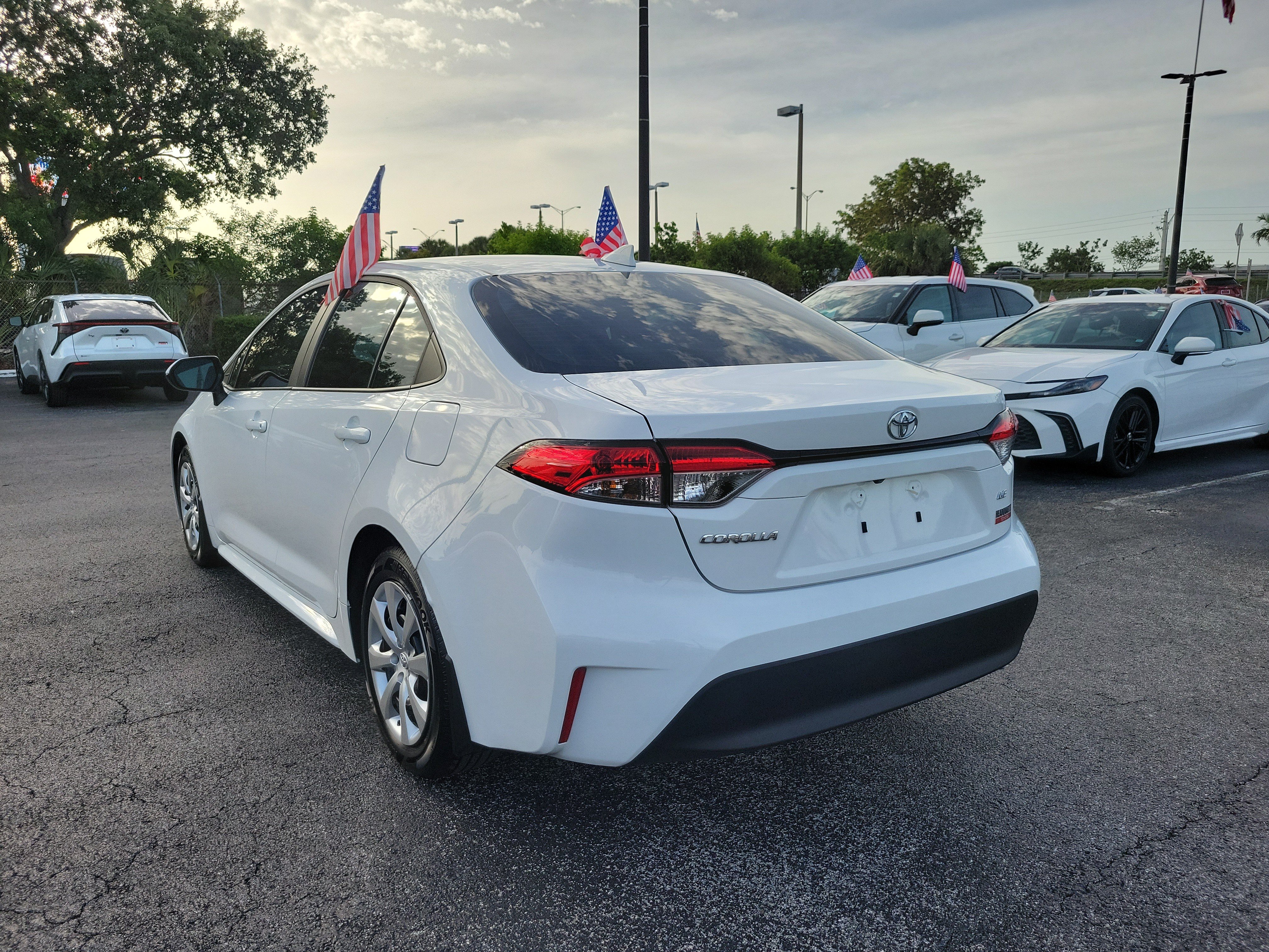 Used 2025 Toyota Corolla LE FWD image 9