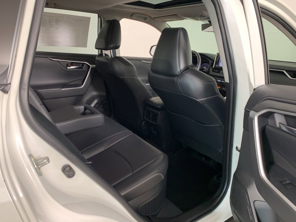 Used 2020 Toyota RAV4 Limited image 39