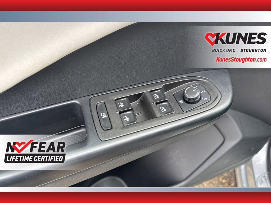 Used 2025 Volkswagen Taos SE AWD/4WD image 20