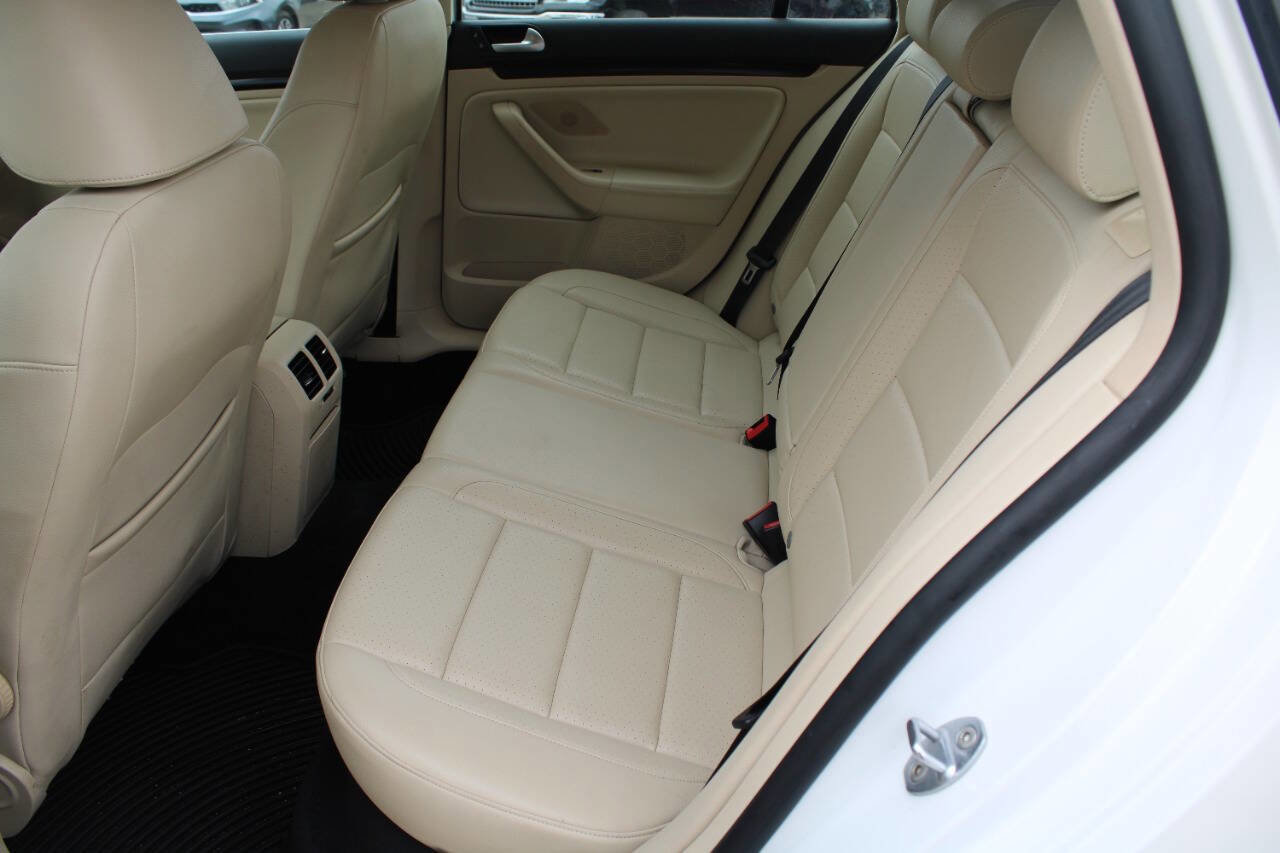 Used 2014 Volkswagen Jetta TDI image 10