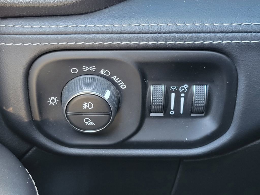 Used 2025 RAM 2500 Limited image 13