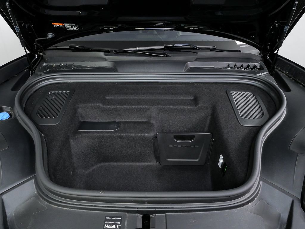 New 2026 Porsche Macan Turbo Electric image 37