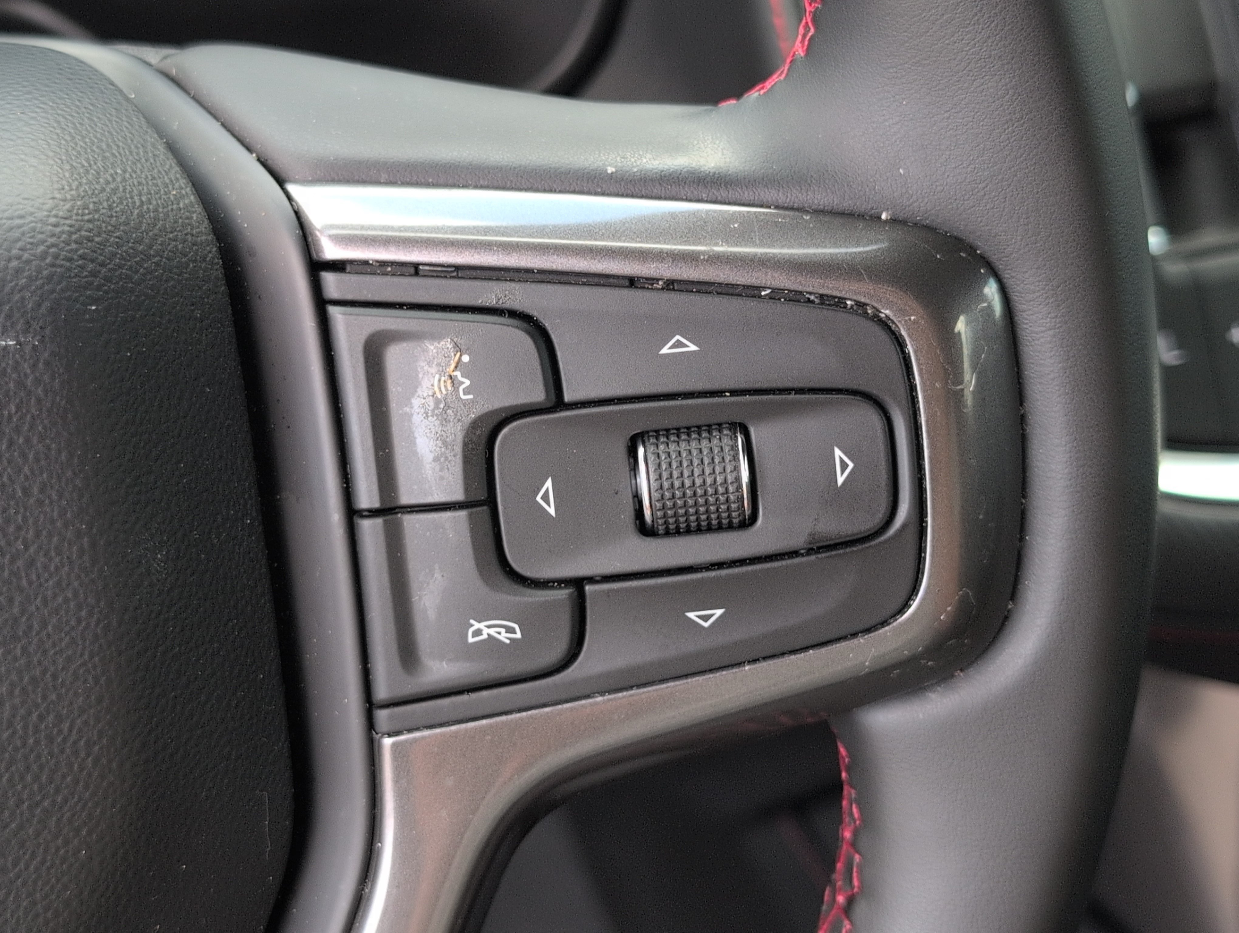Used 2024 Chevrolet Tahoe RST RWD image 25