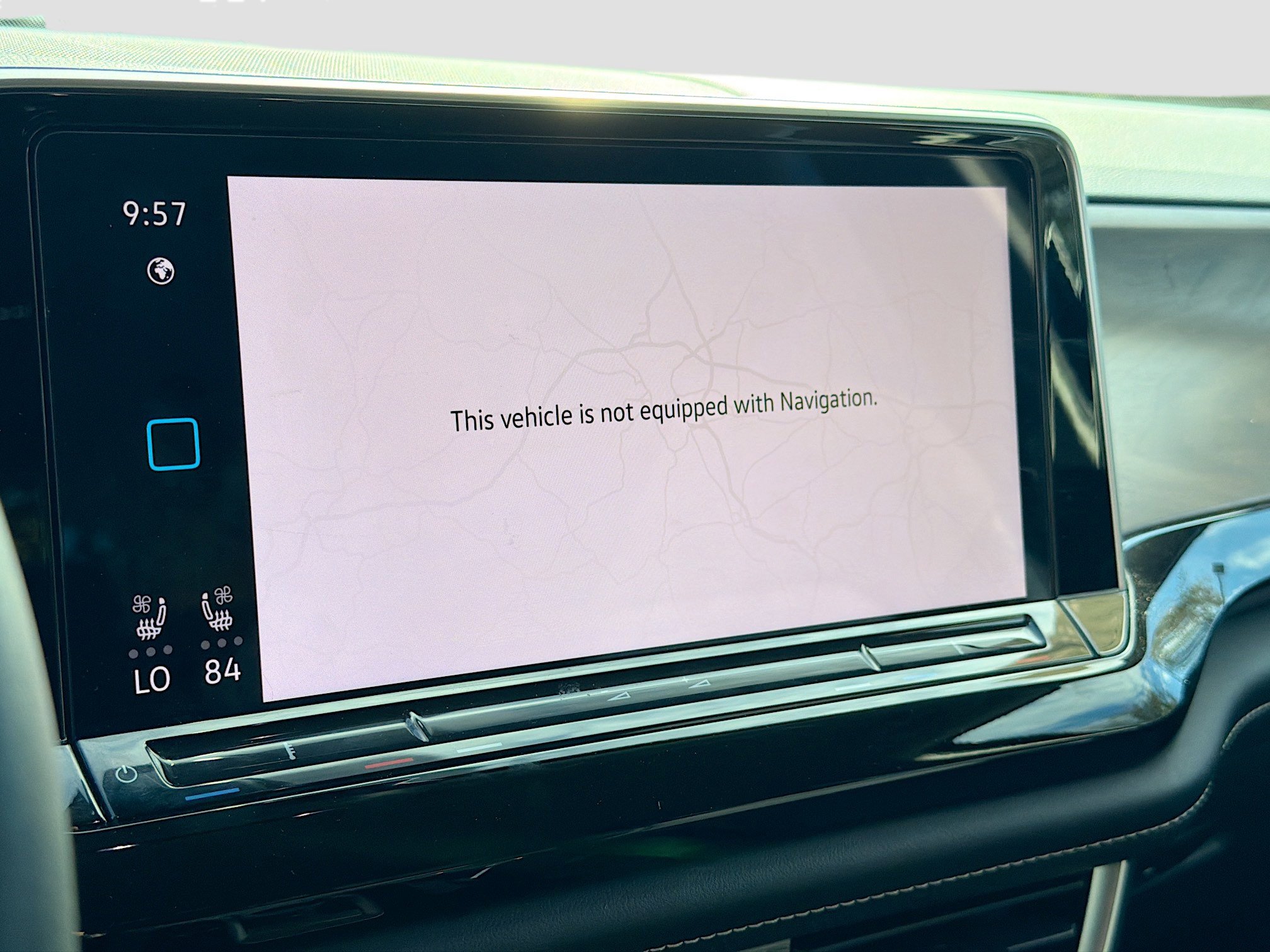 Used 2024 Volkswagen Atlas SE image 32