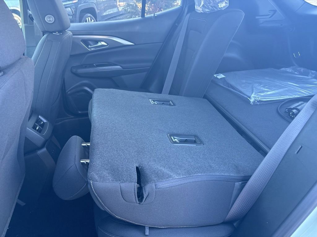 New 2026 Chevrolet Equinox EV LT image 28