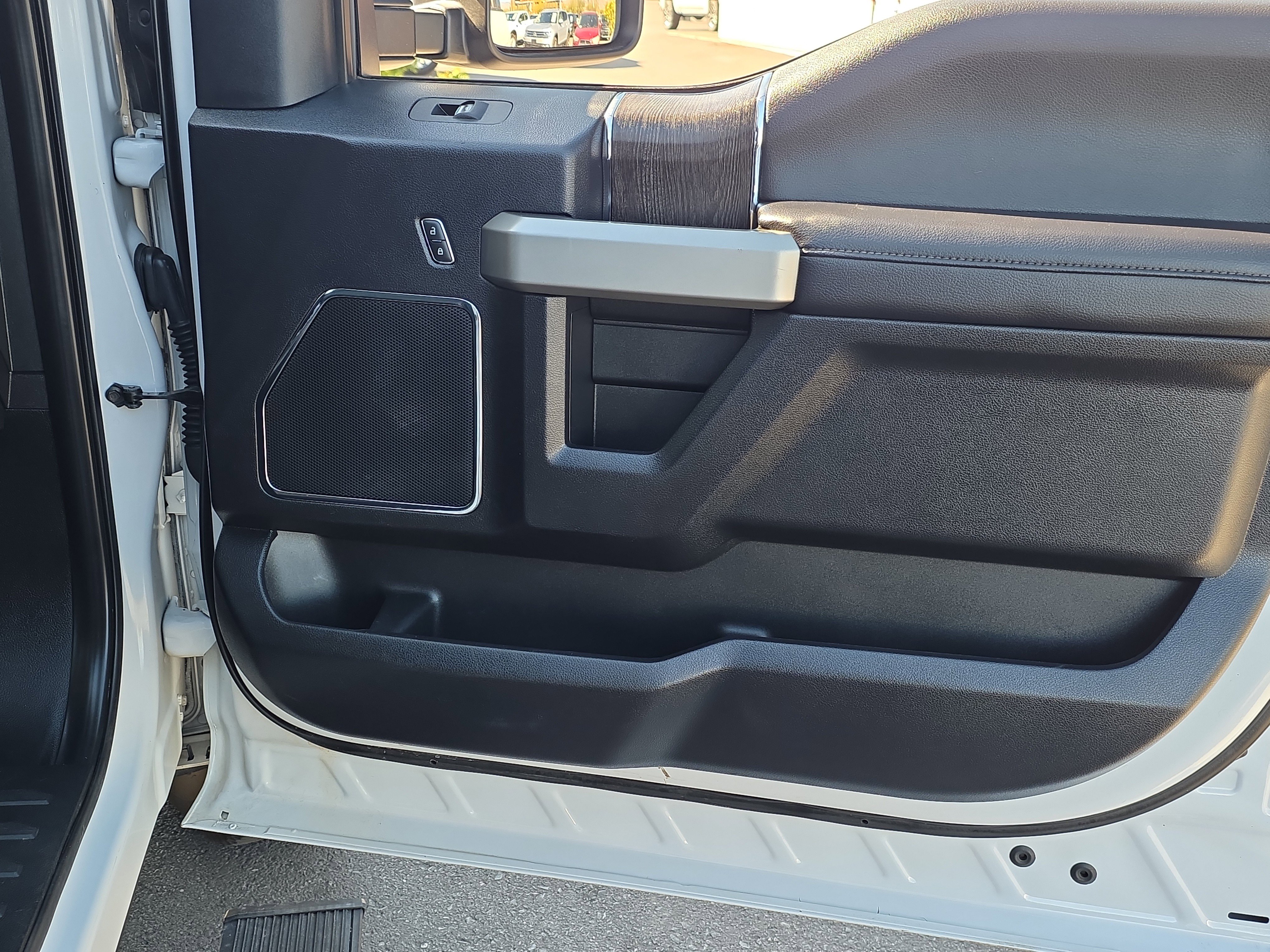 Used 2020 Ford F250 Lariat image 38