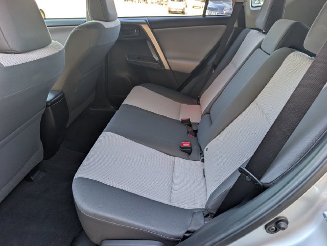 Used 2015 Toyota RAV4 LE FWD image 24