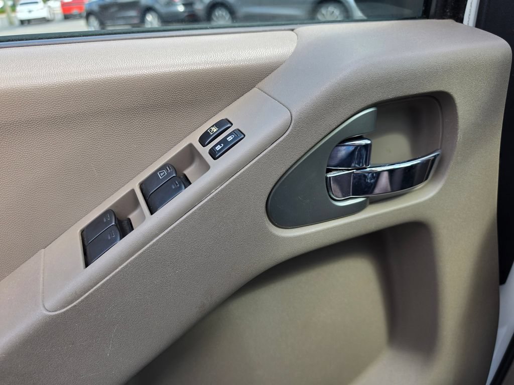 Used 2017 Nissan Frontier SV RWD image 19